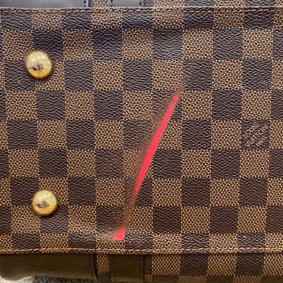 Louis Vuitton - Picture 5 of 6